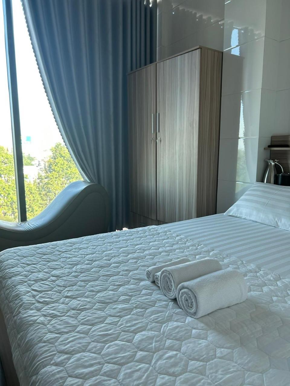Hotel Hong Cam Chau Thanh Bagian luar foto
